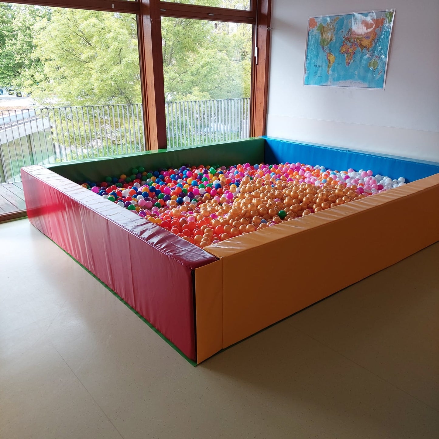 Bällebad Kindergarten