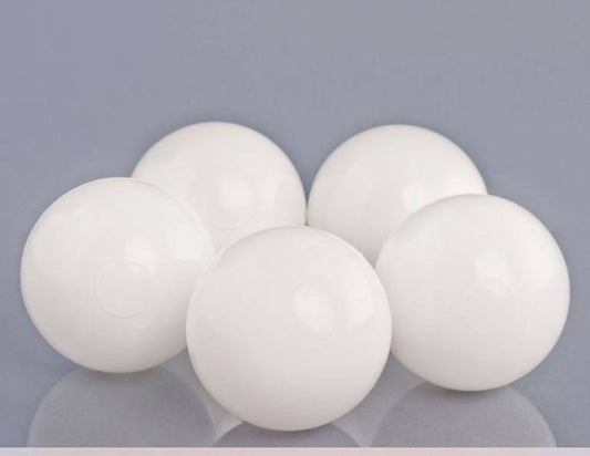 Weiss Bällebad Ball